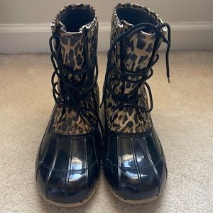 Worn 1xs looks brand new Cheetah Print Patent Leather duck boots.